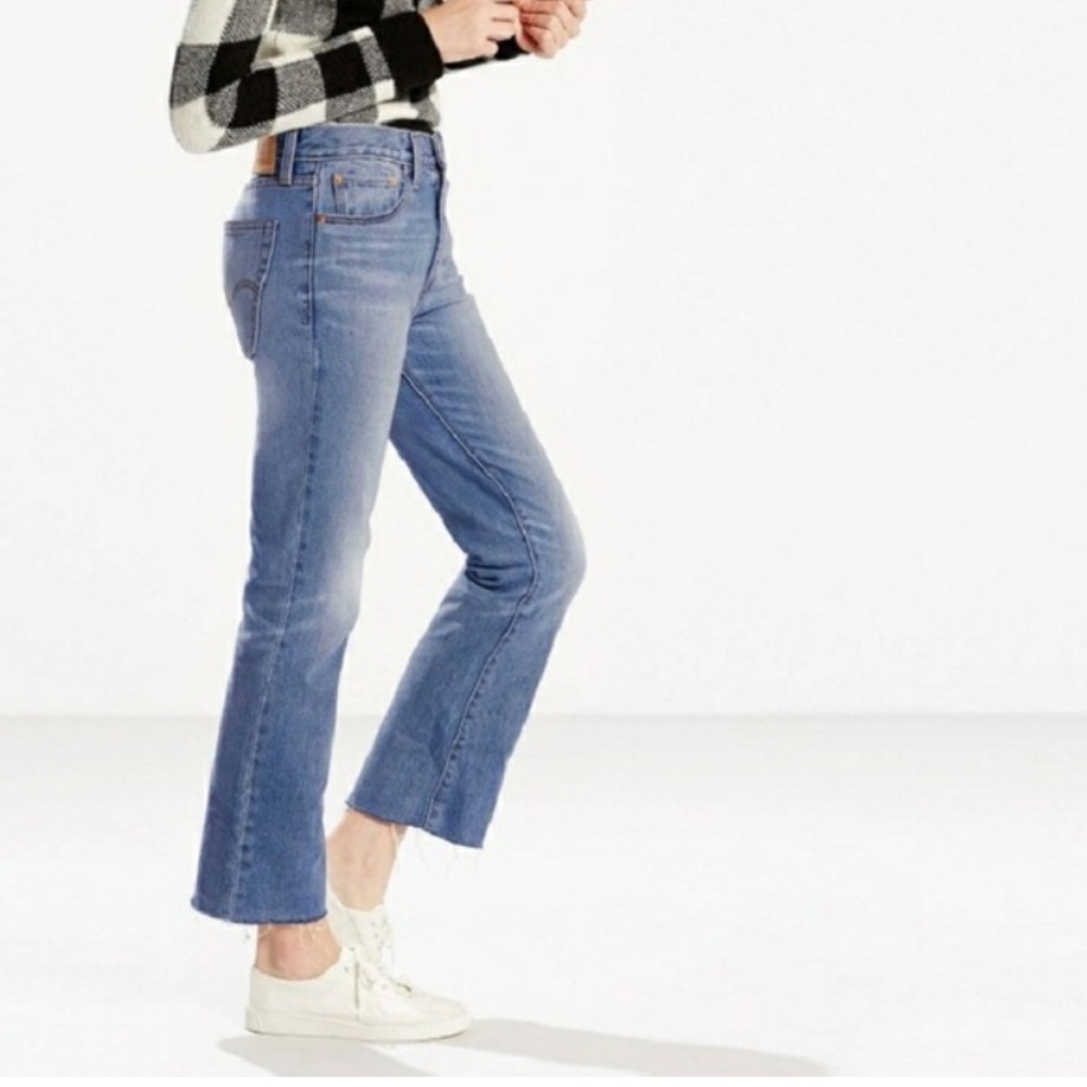 NWT Levi’s High Rise Raw Hem Kick Flare SZ 25
